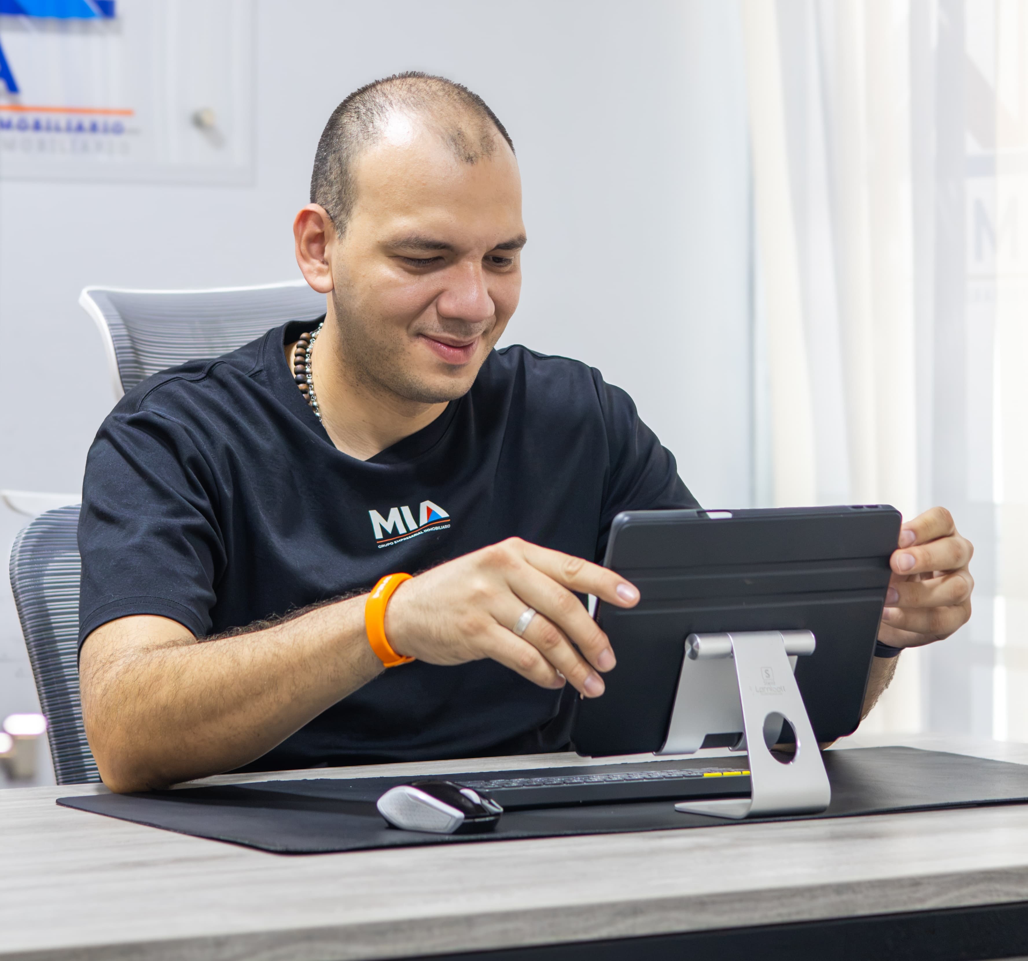 Felipe Tarazona, director de Grupo MIA, en sus oficinas de Bucaramanga